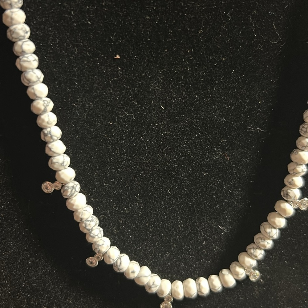 Marbled Beaded Stand of Necklace‎ Beads. Small gemstone accents - Picture 2 of 3